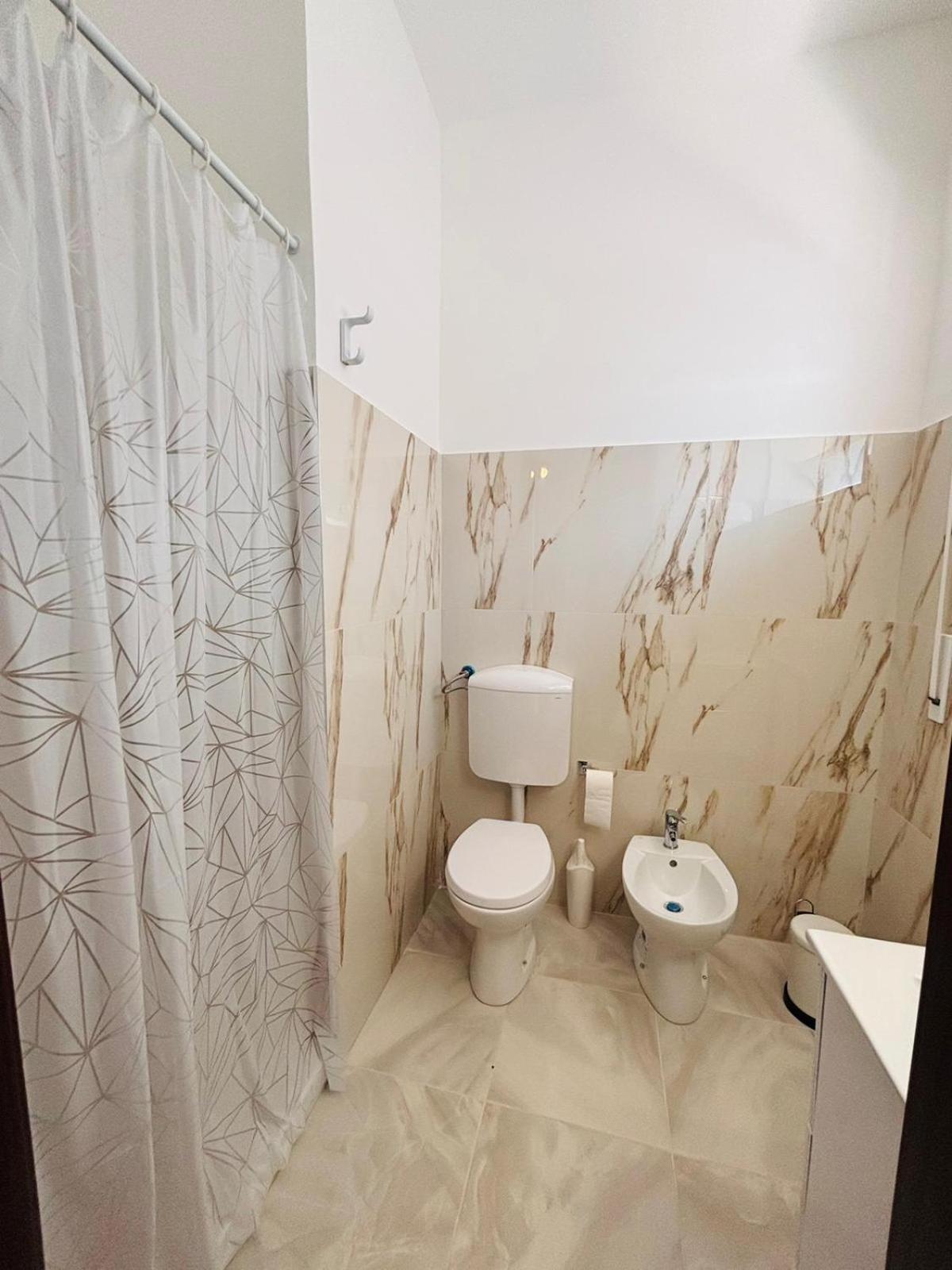 Matthias Central Rooms And Accomodation 巴里 外观 照片